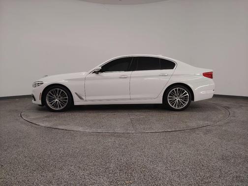 2018 BMW 530 530i