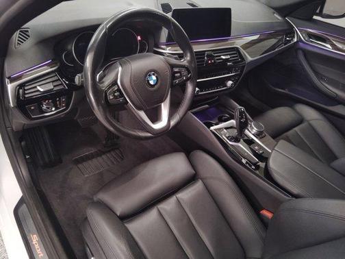 2018 BMW 530 530i