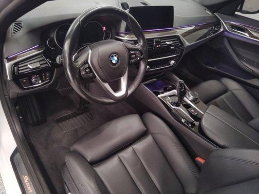2018 BMW 530 530i