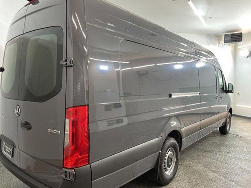 2025 Mercedes-Benz Sprinter 2500 High Roof