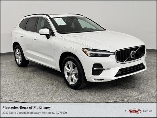 2022 Volvo XC60 B5 Momentum