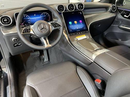 2025 Mercedes-Benz GLC 300 Base