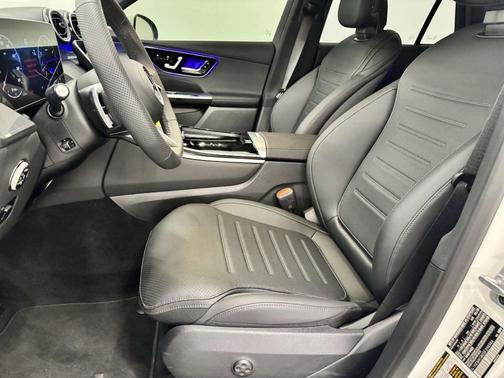 2025 Mercedes-Benz GLC 300 Base