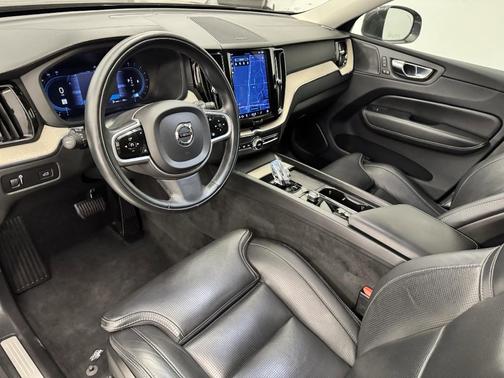 2022 Volvo XC60 B5 Inscription