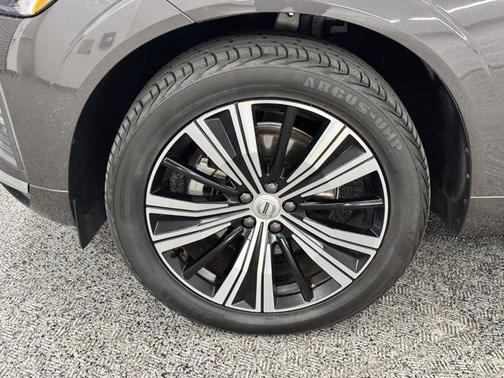 2022 Volvo XC60 B5 Inscription