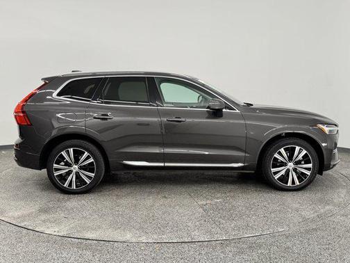 2022 Volvo XC60 B5 Inscription