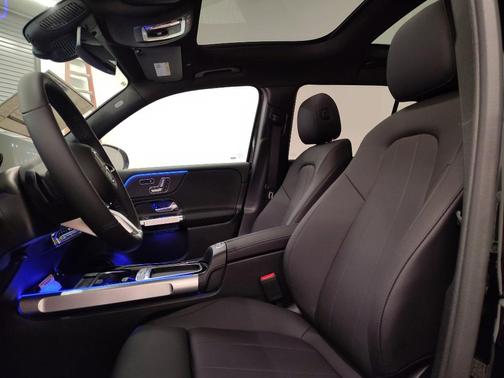Night Black 2026 Mercedes-Benz GLB 250 Base