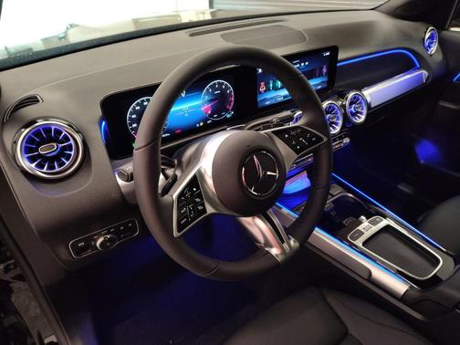 Night Black 2026 Mercedes-Benz GLB 250 Base