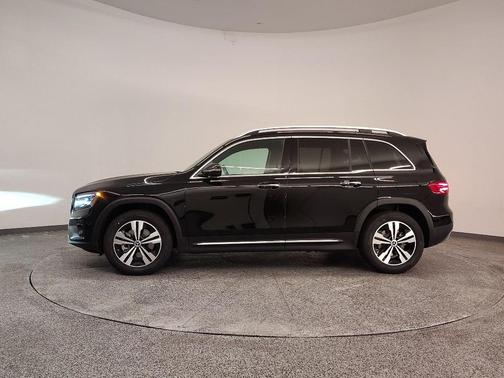 Night Black 2026 Mercedes-Benz GLB 250 Base