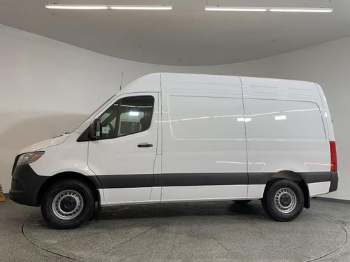 2025 Mercedes-Benz Sprinter 2500 Standard Roof