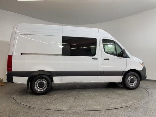 2025 Mercedes-Benz Sprinter 2500 Standard Roof