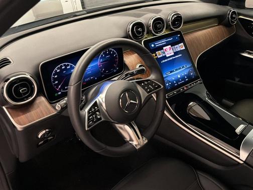 2025 Mercedes-Benz GLC 300 Base