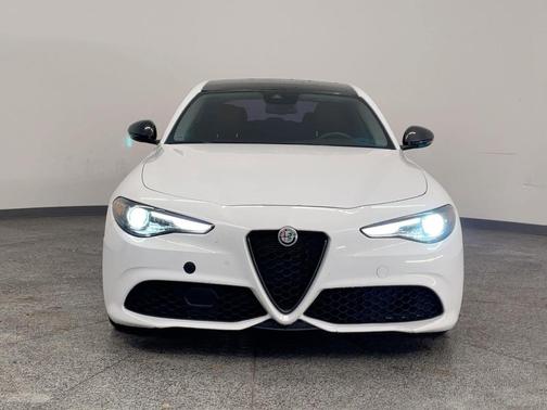 2019 Alfa Romeo Giulia Sport