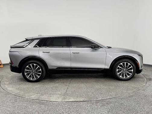 2024 Cadillac LYRIQ Sport