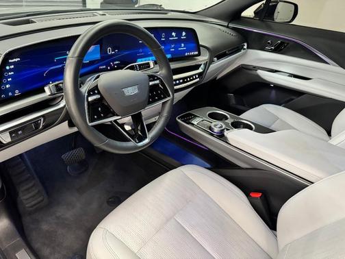 2024 Cadillac LYRIQ Sport