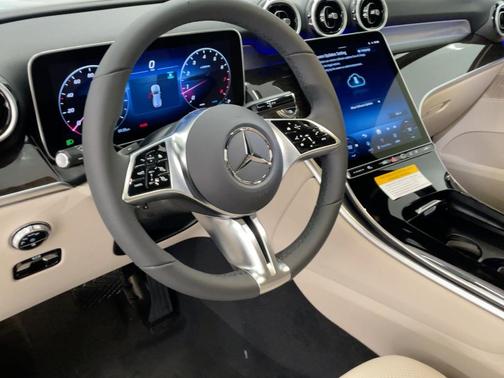 2026 Mercedes-Benz GLC 300 4MATIC