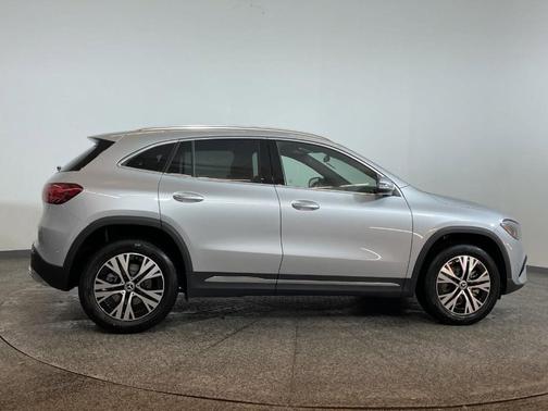 2025 Mercedes-Benz GLA 250 Base