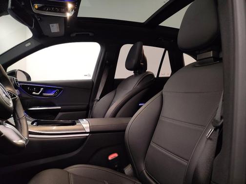 2026 Mercedes-Benz GLC 300 Base