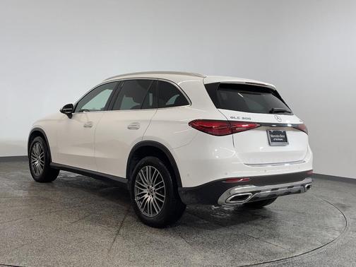2025 Mercedes-Benz GLC 300 4MATIC