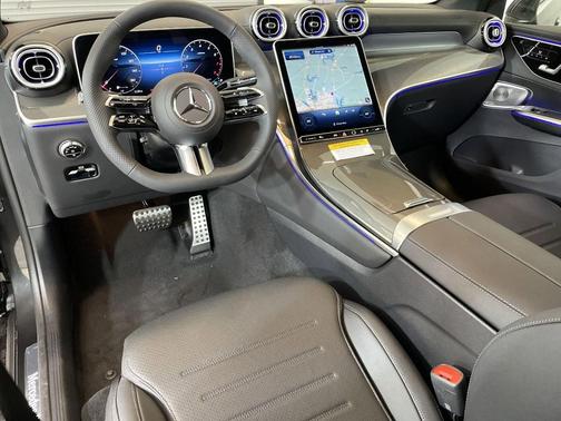 2025 Mercedes-Benz GLC 300 Base