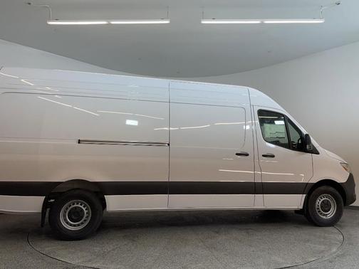 2025 Mercedes-Benz Sprinter 2500 High Roof