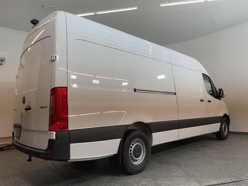 2025 Mercedes-Benz Sprinter 2500 High Roof
