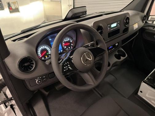 Arctic White 2026 Mercedes-Benz Sprinter 2500 Standard Roof