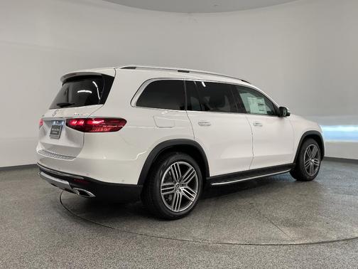 2026 Mercedes-Benz GLS 450 4MATIC