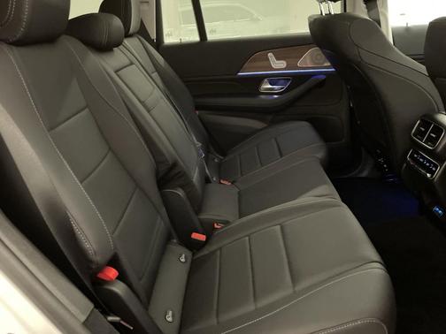 2026 Mercedes-Benz GLS 450 4MATIC