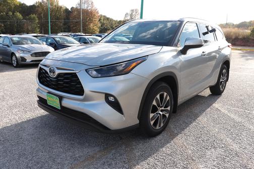 2022 Toyota Highlander Hybrid XLE