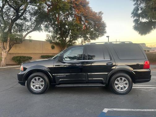 2004 Lincoln Navigator Luxury