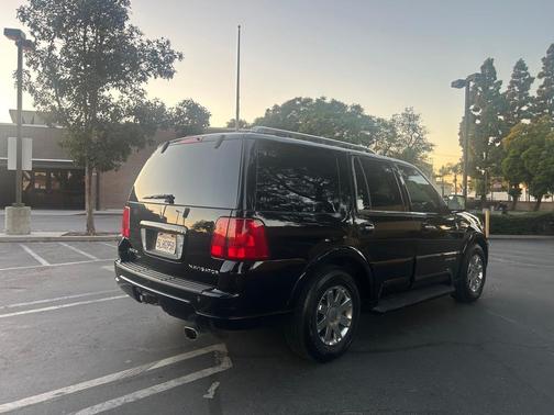 2004 Lincoln Navigator Luxury