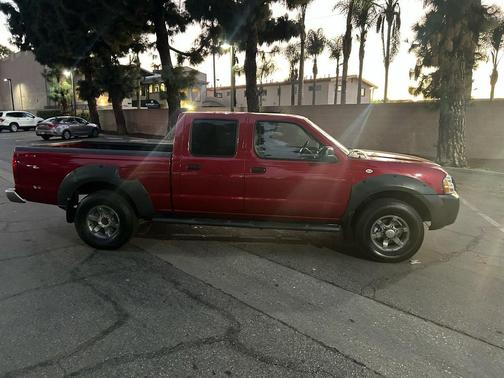 2003 Nissan Frontier XE Crew Cab