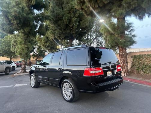 2013 Lincoln Navigator Base