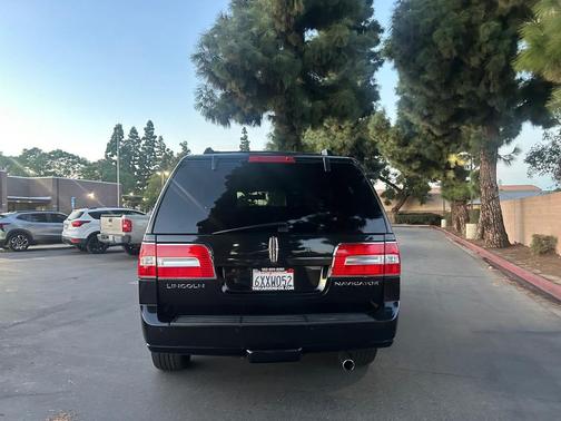 2013 Lincoln Navigator Base