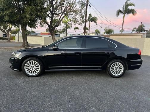 2016 Volkswagen Passat 1.8T SE w/Technology