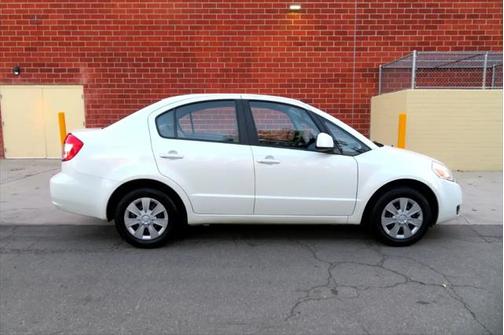 2009 Suzuki SX4 LE