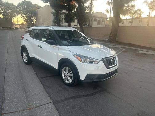 2018 Nissan Kicks SV