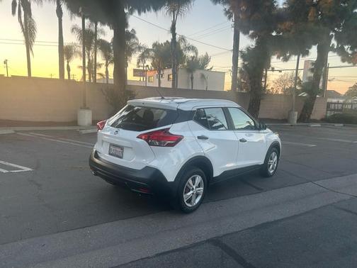 2018 Nissan Kicks SV