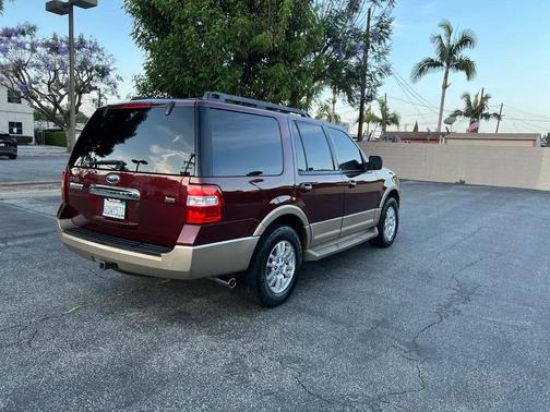 Burgundy 2011 Ford Expedition XLT