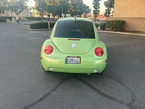 2004 Volkswagen New Beetle GLS 2.0L