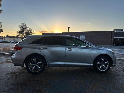 2010 Toyota Venza Base