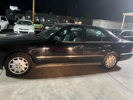 1999 Mercedes-Benz E-Class E320