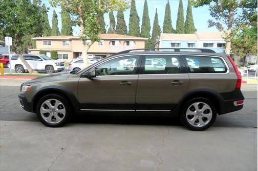 2010 Volvo XC70 T6