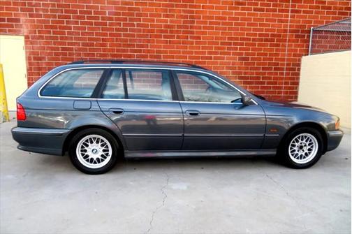 2000 BMW 528 Sport Wagon