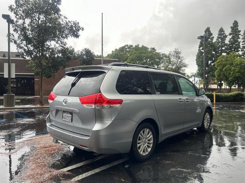 2012 Toyota Sienna XLE