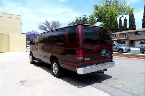 2004 Ford E350 Super Duty XL Wagon