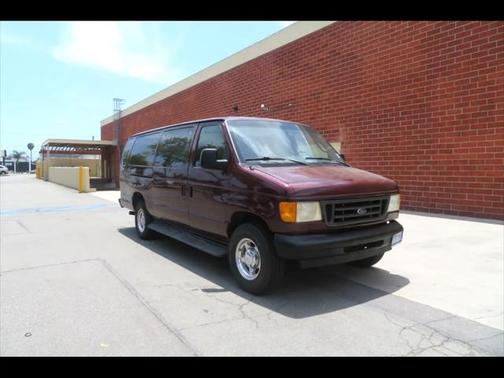2004 Ford E350 Super Duty XL Wagon