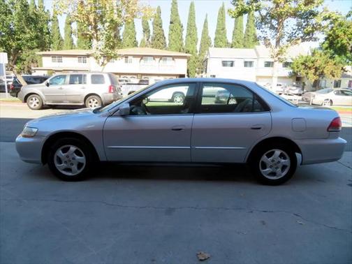 2001 Honda Accord LX sedan