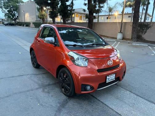 2012 Scion iQ 3-Door Hatchback AT